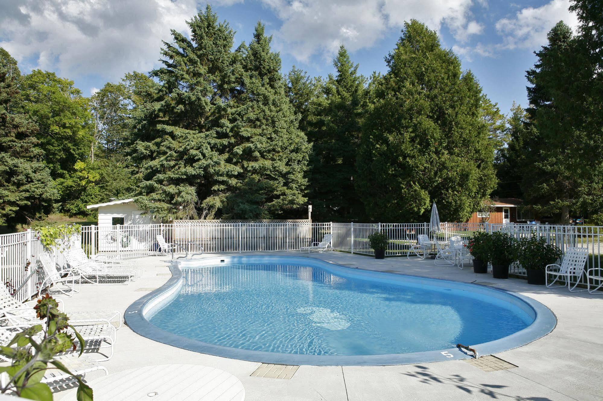 Peninsula Park-View Resort Fish Creek Exterior photo